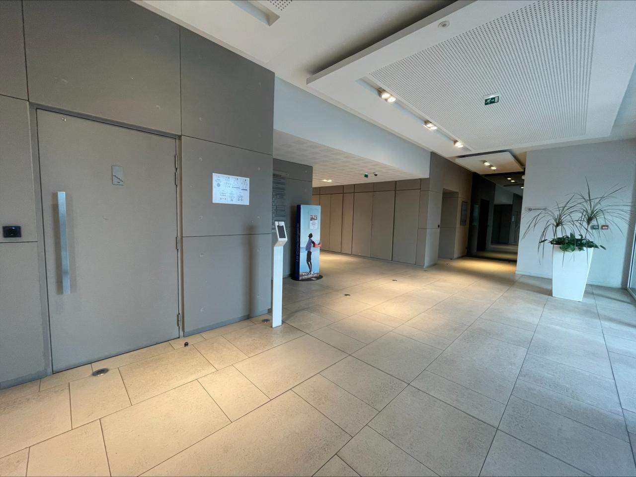Bureau Lyon 1472m² Location bureau Lyon Rhône OLBUR2423750 44